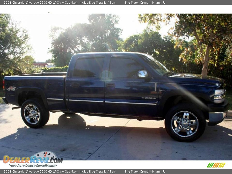 2001 Chevrolet Silverado 2500HD LS Crew Cab 4x4 Indigo Blue Metallic / Tan Photo #12