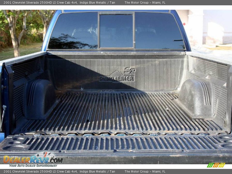 2001 Chevrolet Silverado 2500HD LS Crew Cab 4x4 Indigo Blue Metallic / Tan Photo #19