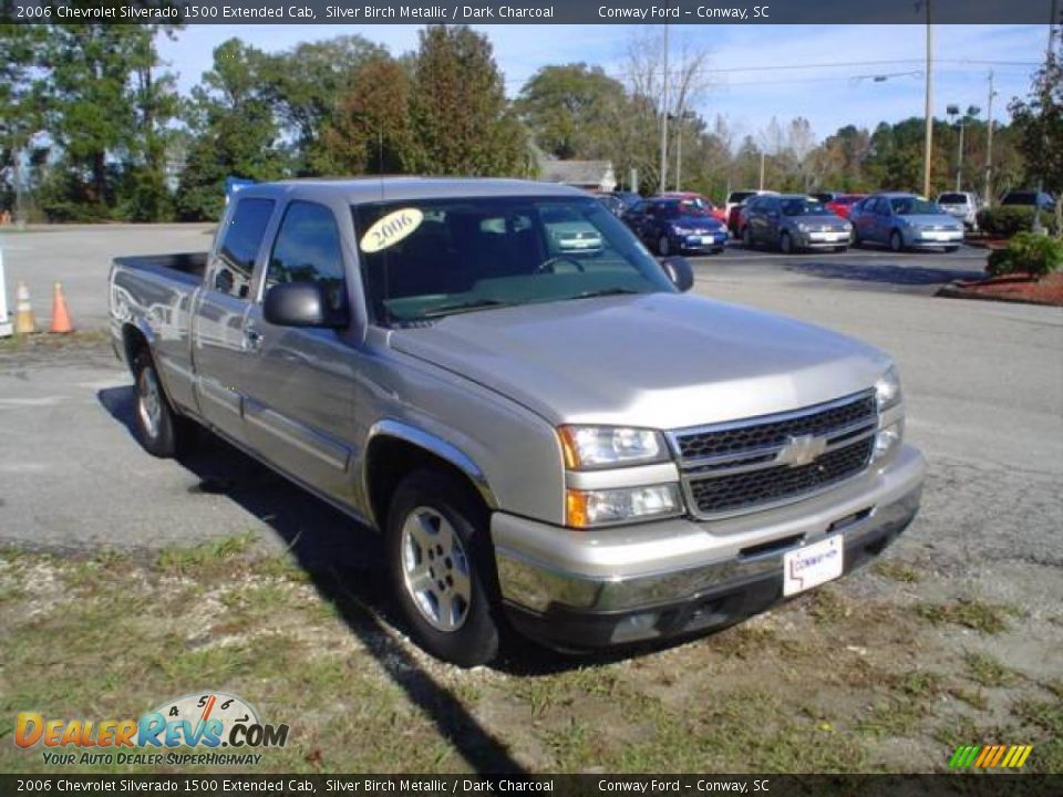 2006 Chevrolet Silverado 1500 Extended Cab Silver Birch Metallic / Dark Charcoal Photo #3