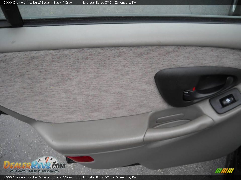 2000 Chevrolet Malibu LS Sedan Black / Gray Photo #9