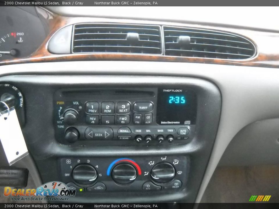 2000 Chevrolet Malibu LS Sedan Black / Gray Photo #17