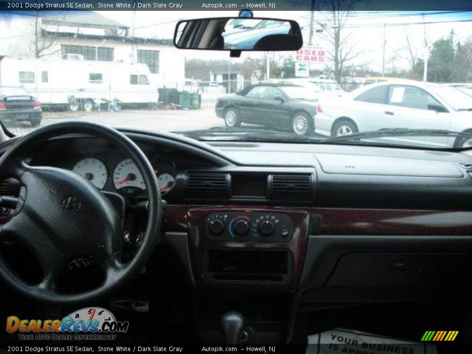 2001 Dodge Stratus SE Sedan Stone White / Dark Slate Gray Photo #12
