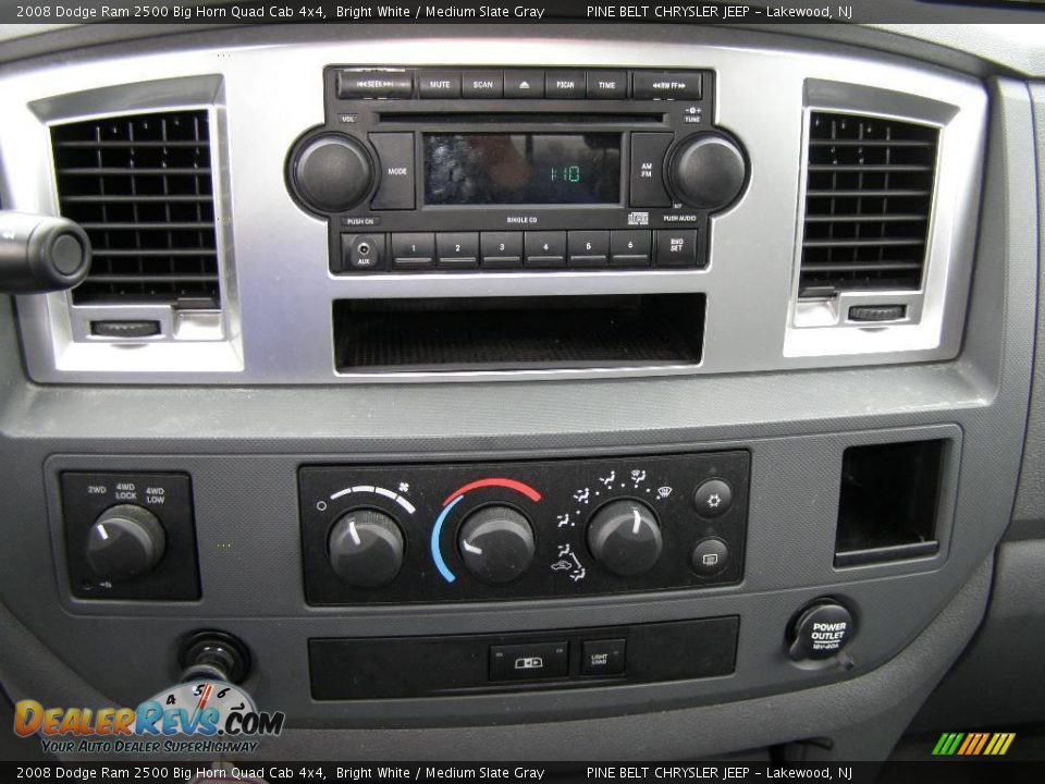 2008 Dodge Ram 2500 Big Horn Quad Cab 4x4 Bright White / Medium Slate Gray Photo #12