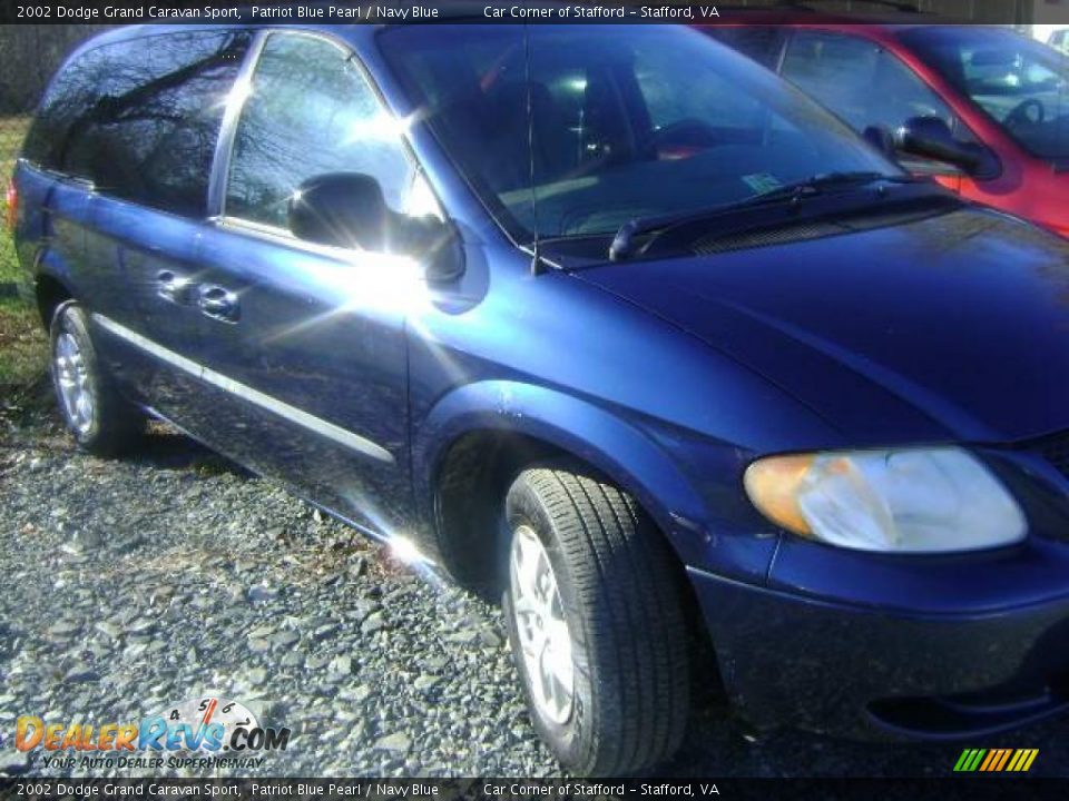 2002 Dodge Grand Caravan Sport Patriot Blue Pearl / Navy Blue Photo #4