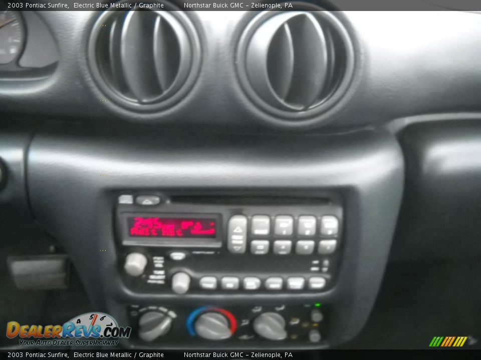 2003 Pontiac Sunfire Electric Blue Metallic / Graphite Photo #17