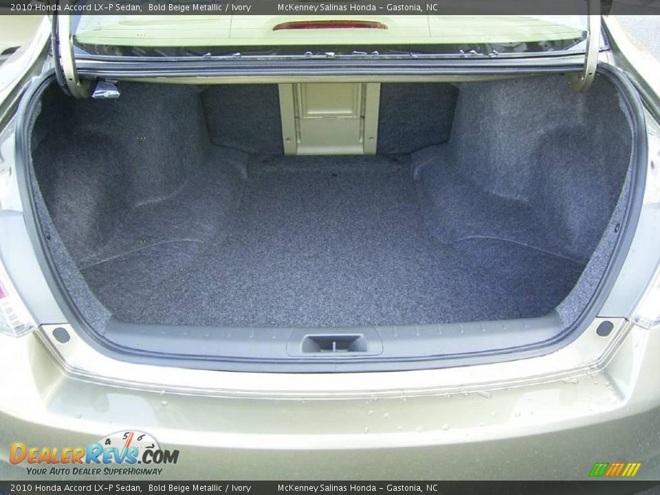 2010 Honda Accord LX-P Sedan Bold Beige Metallic / Ivory Photo #12