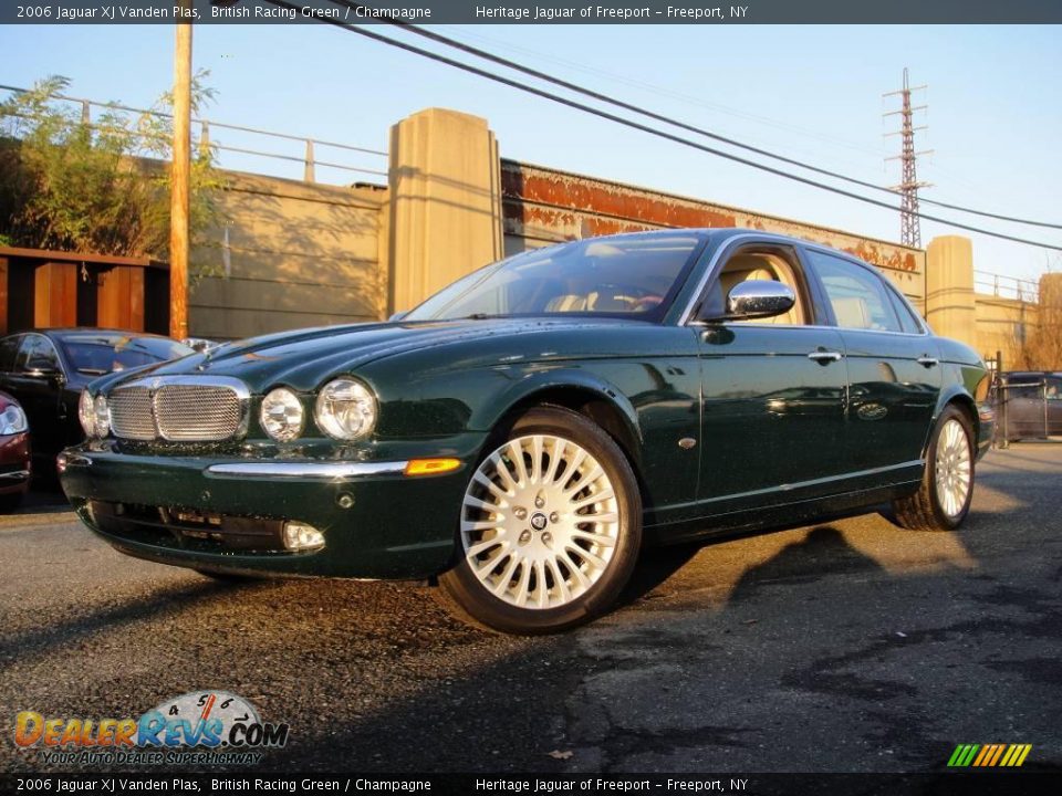2006 Jaguar XJ Vanden Plas British Racing Green / Champagne Photo #1