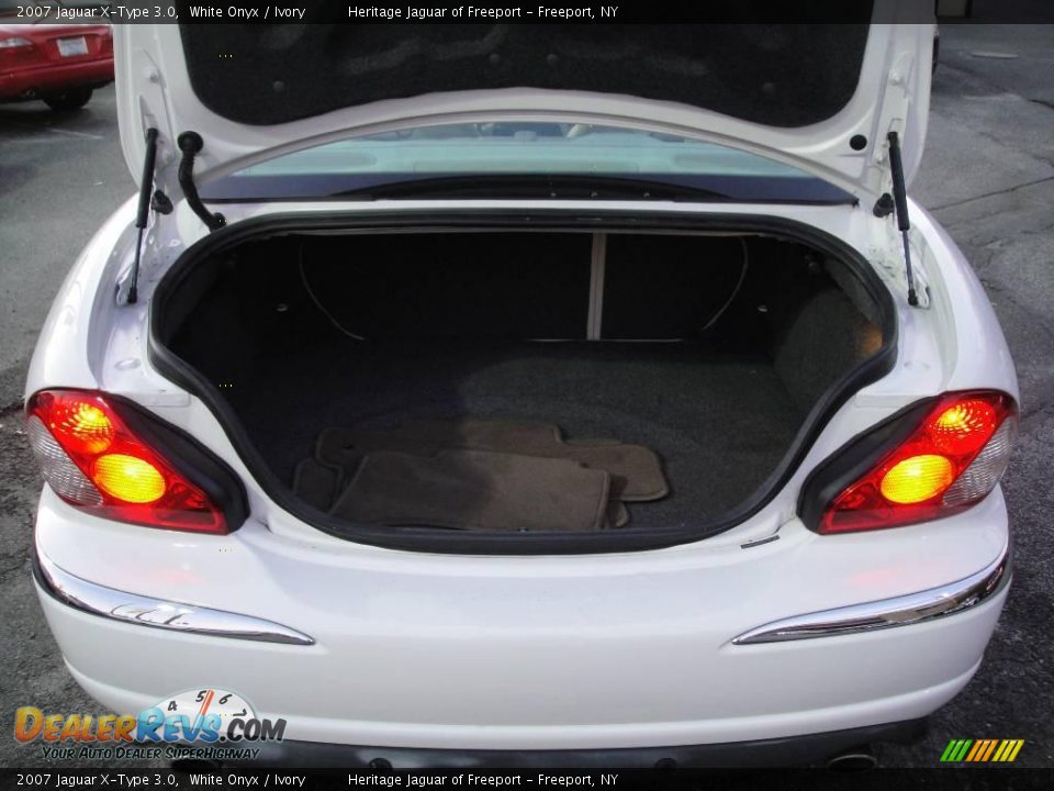 2007 Jaguar X-Type 3.0 White Onyx / Ivory Photo #6