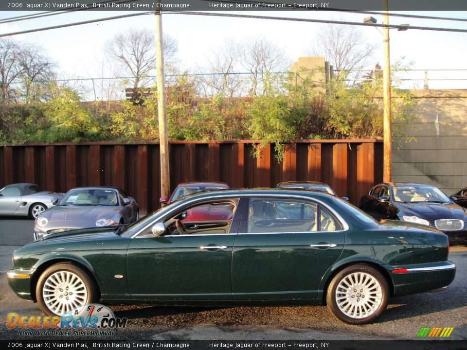 2006 Jaguar XJ Vanden Plas British Racing Green / Champagne Photo #3