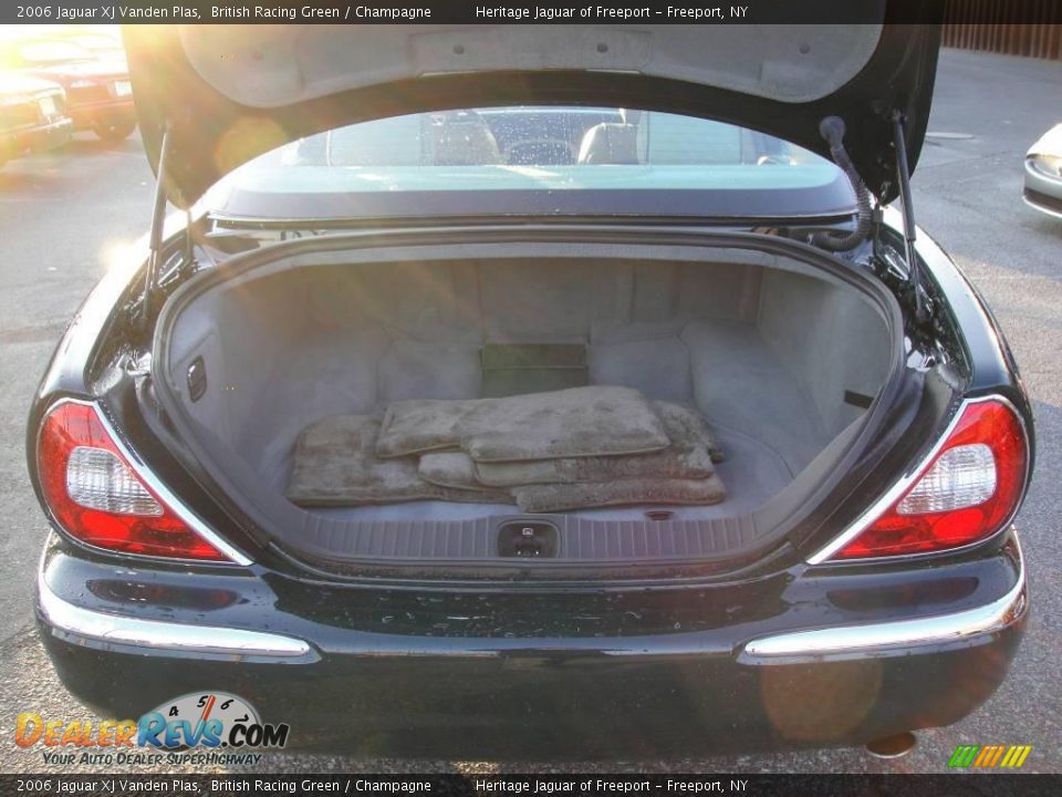 2006 Jaguar XJ Vanden Plas British Racing Green / Champagne Photo #6