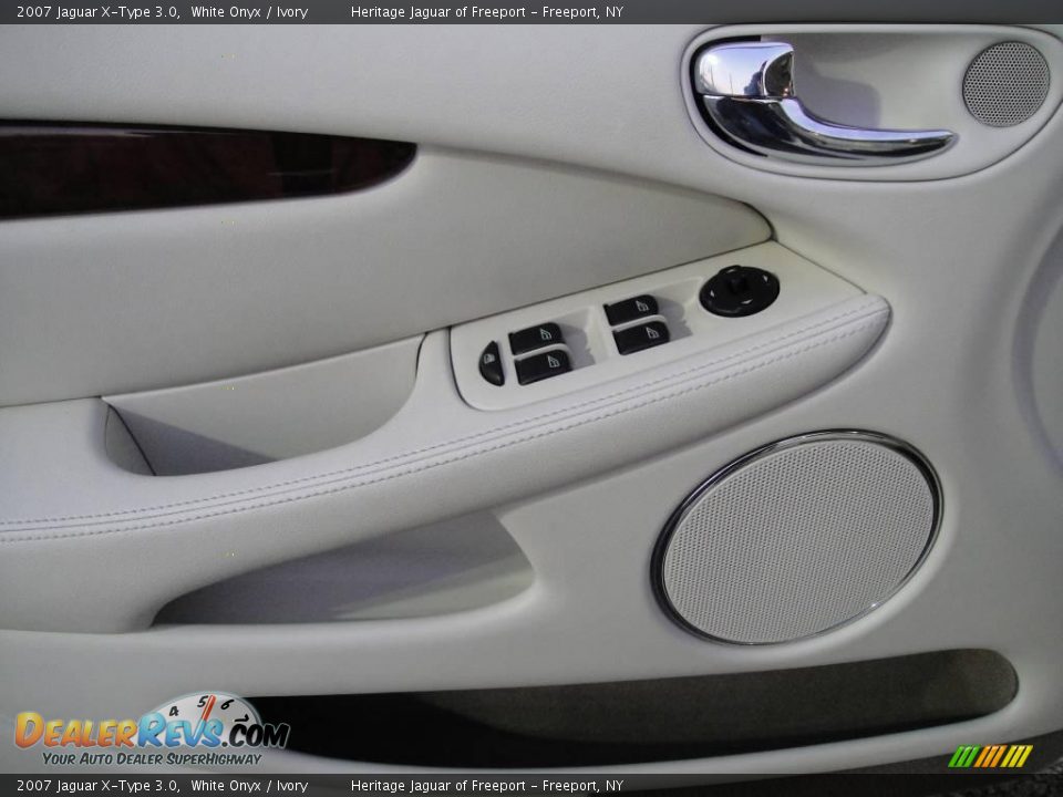 2007 Jaguar X-Type 3.0 White Onyx / Ivory Photo #13