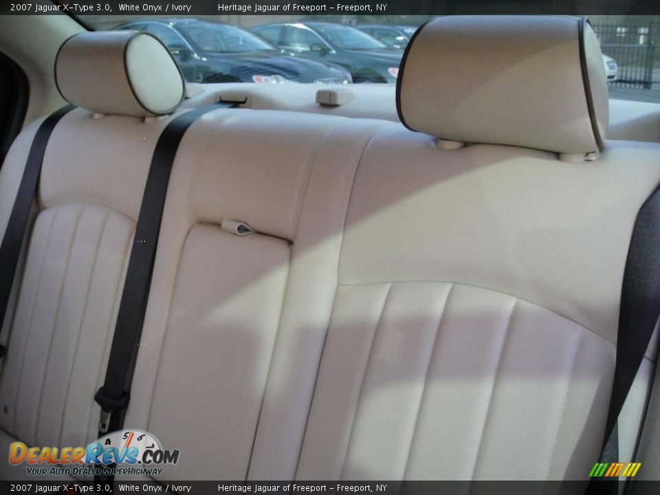 2007 Jaguar X-Type 3.0 White Onyx / Ivory Photo #19
