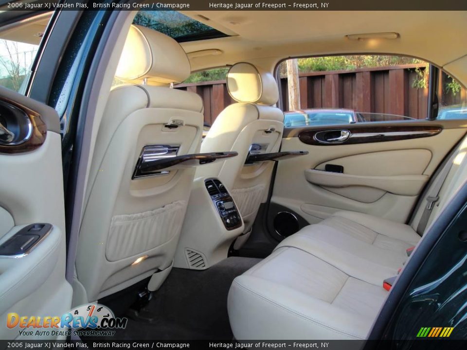 2006 Jaguar XJ Vanden Plas British Racing Green / Champagne Photo #19