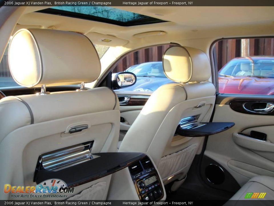 2006 Jaguar XJ Vanden Plas British Racing Green / Champagne Photo #20