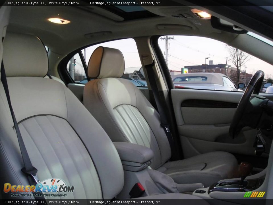 2007 Jaguar X-Type 3.0 White Onyx / Ivory Photo #26