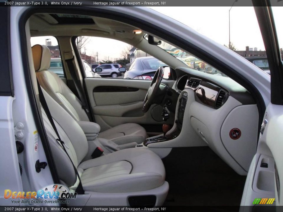 2007 Jaguar X-Type 3.0 White Onyx / Ivory Photo #27