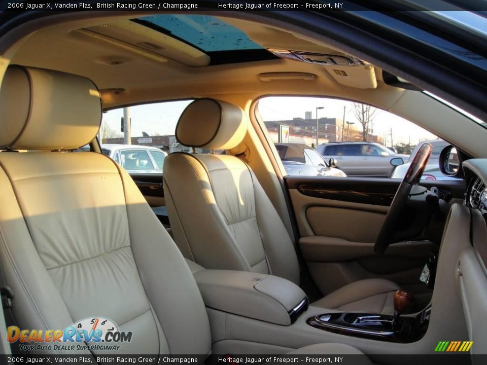 2006 Jaguar XJ Vanden Plas British Racing Green / Champagne Photo #28