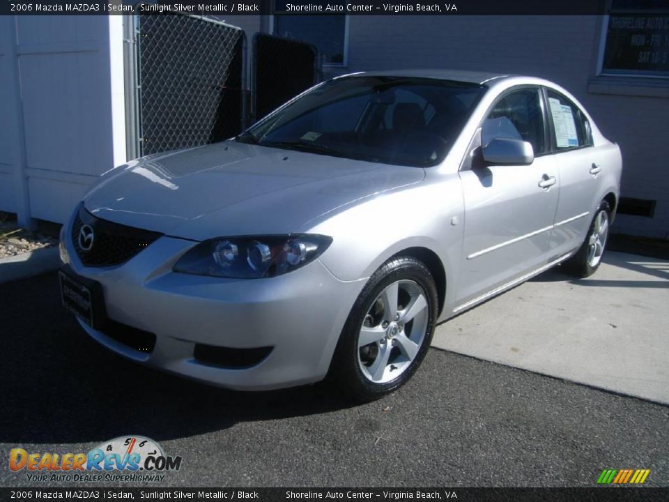 2006 Mazda MAZDA3 i Sedan Sunlight Silver Metallic / Black Photo #2