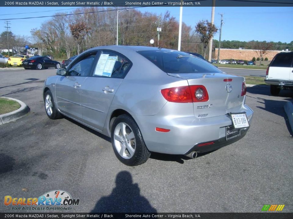 2006 Mazda MAZDA3 i Sedan Sunlight Silver Metallic / Black Photo #4