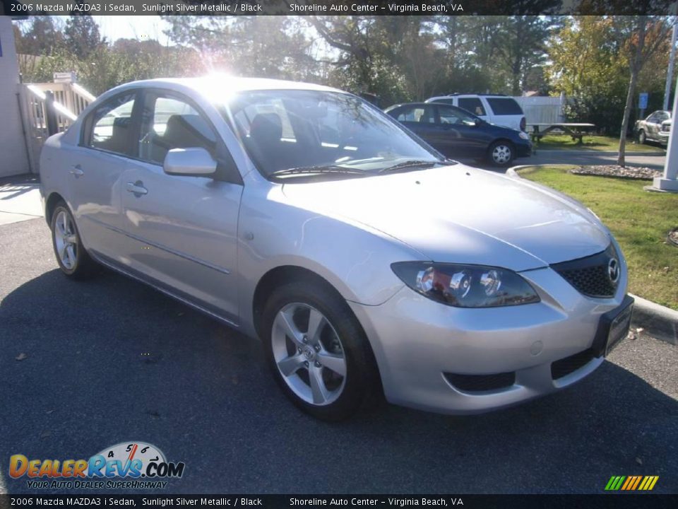 2006 Mazda MAZDA3 i Sedan Sunlight Silver Metallic / Black Photo #8