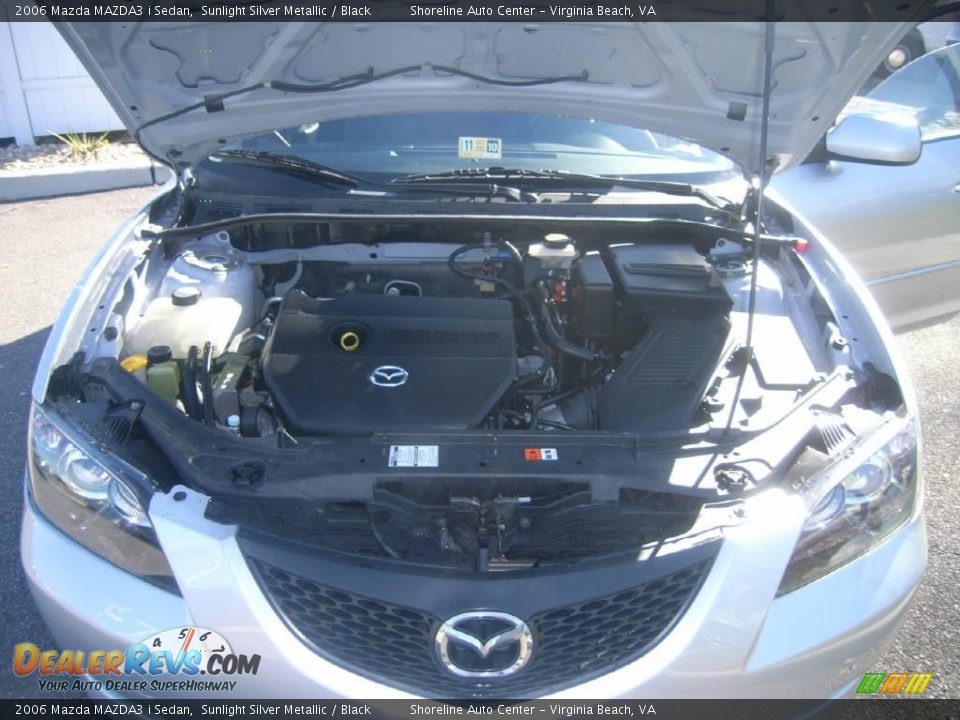 2006 Mazda MAZDA3 i Sedan Sunlight Silver Metallic / Black Photo #9