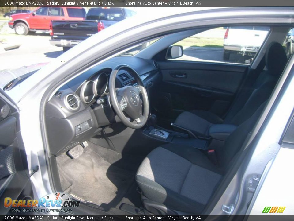 2006 Mazda MAZDA3 i Sedan Sunlight Silver Metallic / Black Photo #14