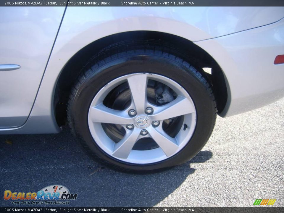2006 Mazda MAZDA3 i Sedan Sunlight Silver Metallic / Black Photo #21