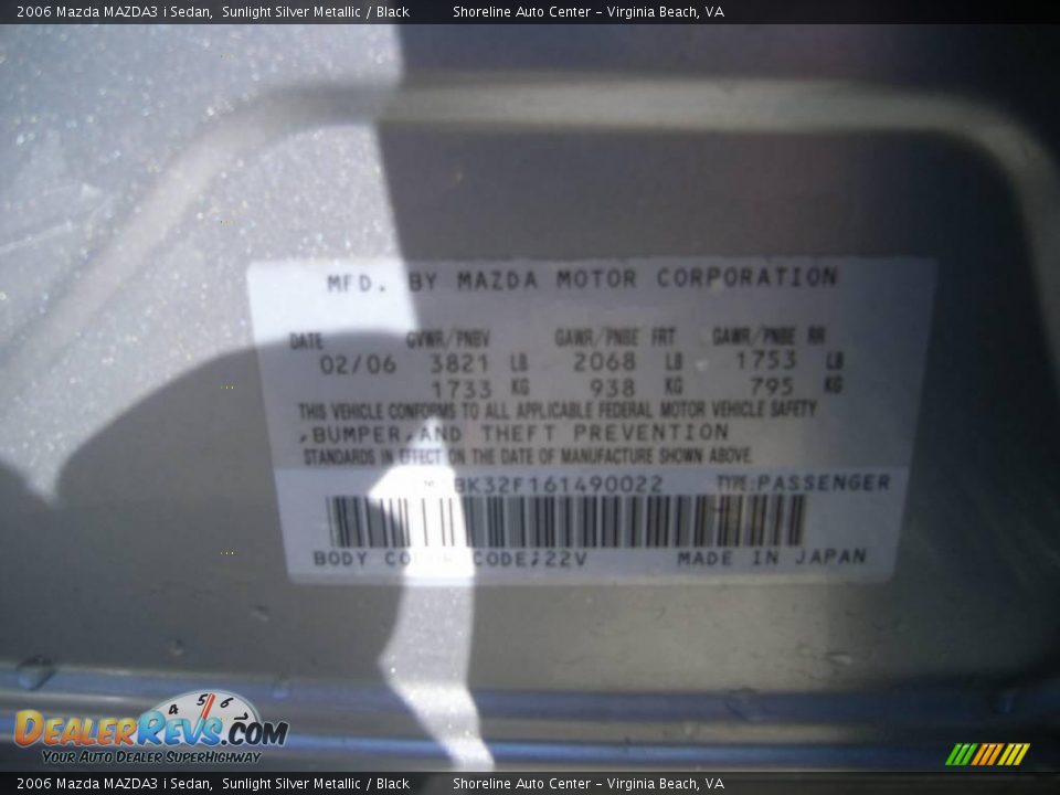 2006 Mazda MAZDA3 i Sedan Sunlight Silver Metallic / Black Photo #22