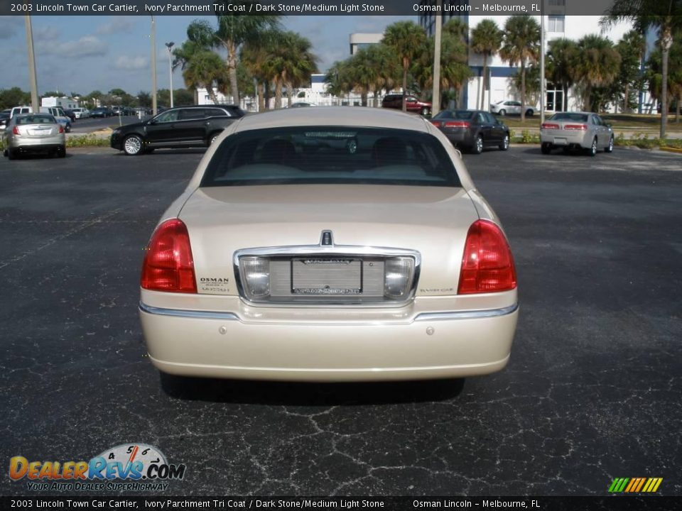 2003 Lincoln Town Car Cartier Ivory Parchment Tri Coat / Dark Stone/Medium Light Stone Photo #4