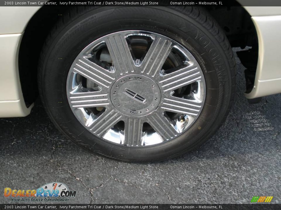 2003 Lincoln Town Car Cartier Ivory Parchment Tri Coat / Dark Stone/Medium Light Stone Photo #6