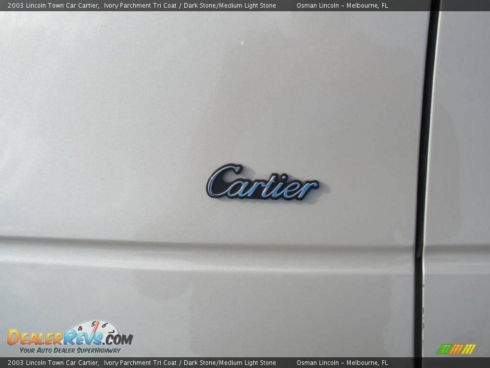 2003 Lincoln Town Car Cartier Ivory Parchment Tri Coat / Dark Stone/Medium Light Stone Photo #8