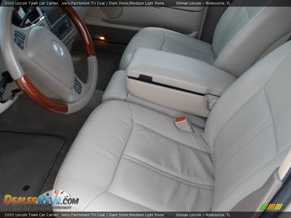 2003 Lincoln Town Car Cartier Ivory Parchment Tri Coat / Dark Stone/Medium Light Stone Photo #10