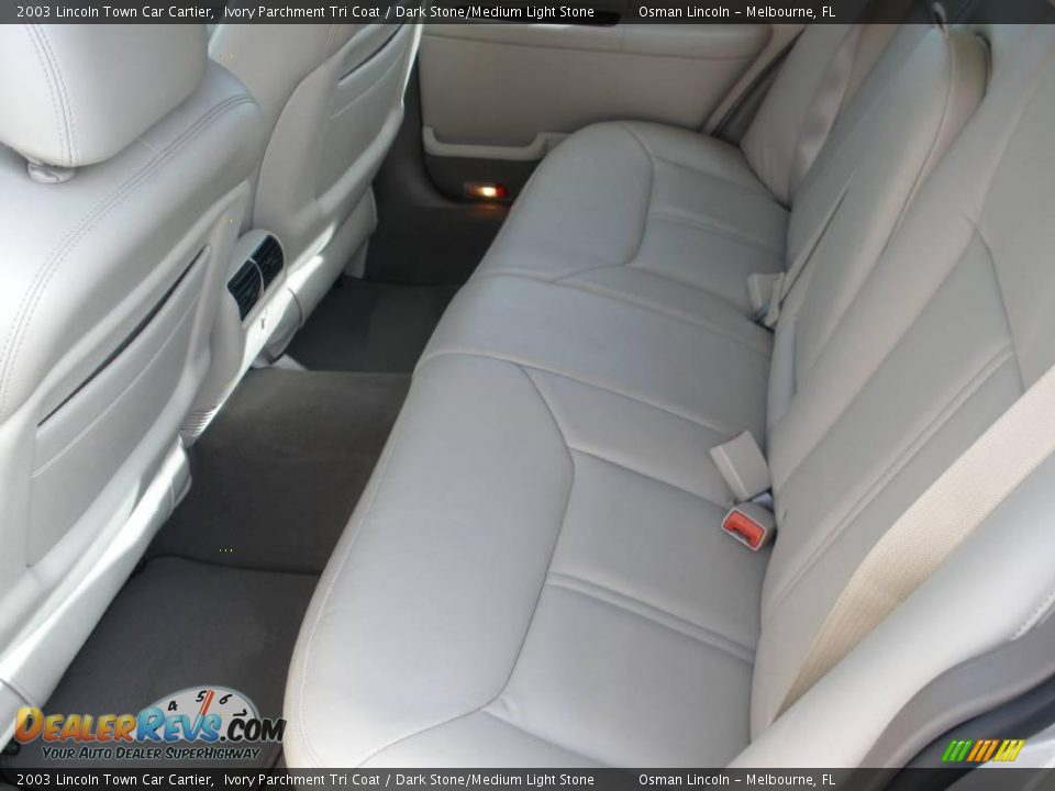 2003 Lincoln Town Car Cartier Ivory Parchment Tri Coat / Dark Stone/Medium Light Stone Photo #11
