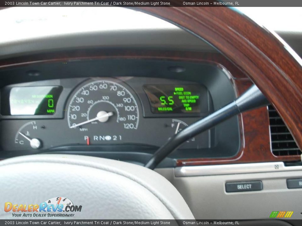 2003 Lincoln Town Car Cartier Ivory Parchment Tri Coat / Dark Stone/Medium Light Stone Photo #19