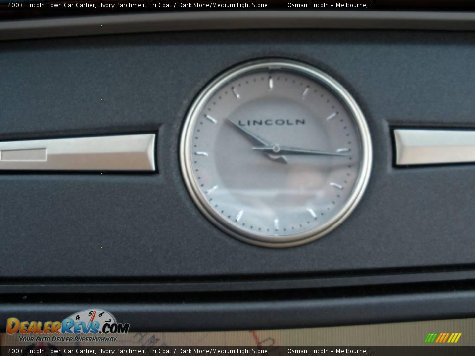2003 Lincoln Town Car Cartier Ivory Parchment Tri Coat / Dark Stone/Medium Light Stone Photo #21