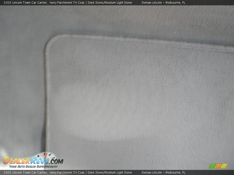 2003 Lincoln Town Car Cartier Ivory Parchment Tri Coat / Dark Stone/Medium Light Stone Photo #25