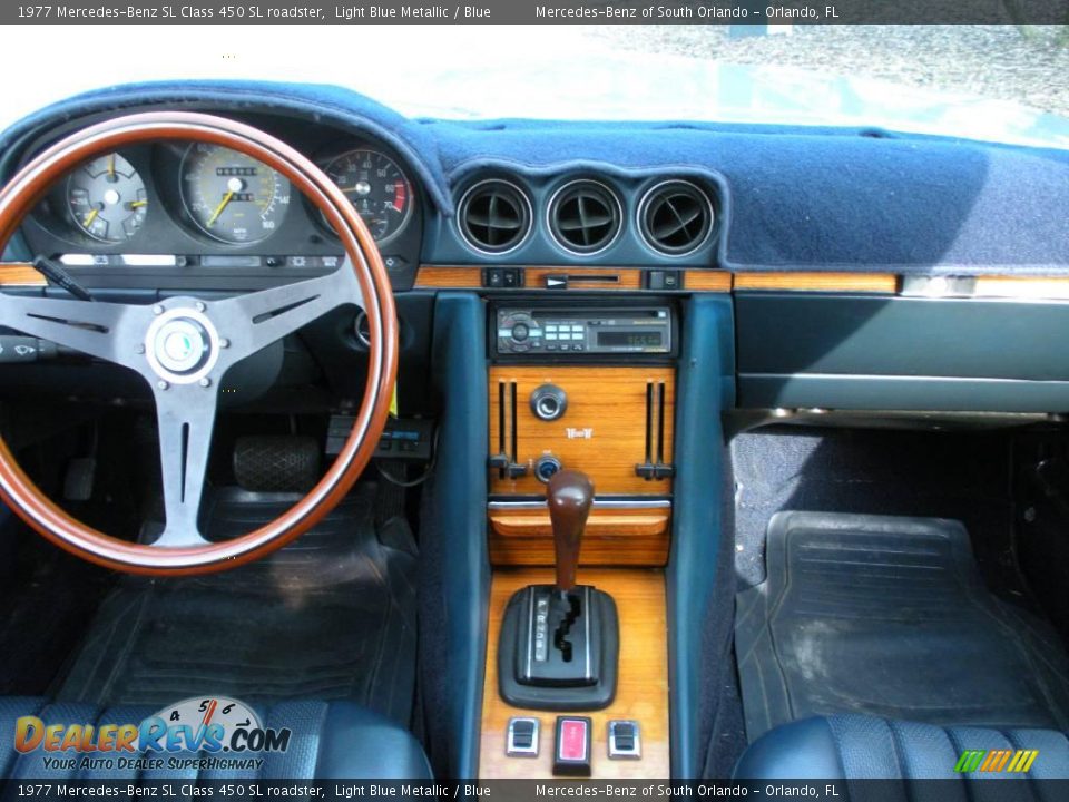 1977 Mercedes-Benz SL Class 450 SL roadster Light Blue Metallic / Blue Photo #17