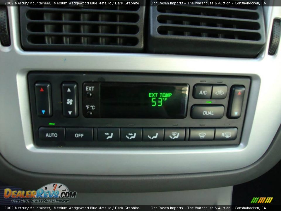 2002 Mercury Mountaineer Medium Wedgewood Blue Metallic / Dark Graphite Photo #36