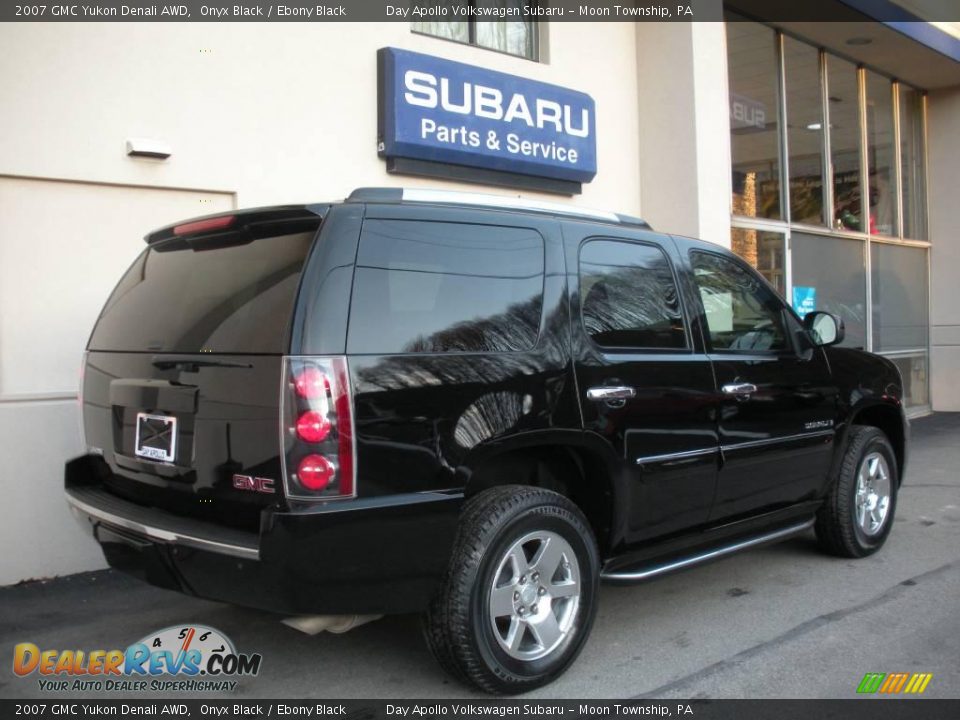2007 GMC Yukon Denali AWD Onyx Black / Ebony Black Photo #3
