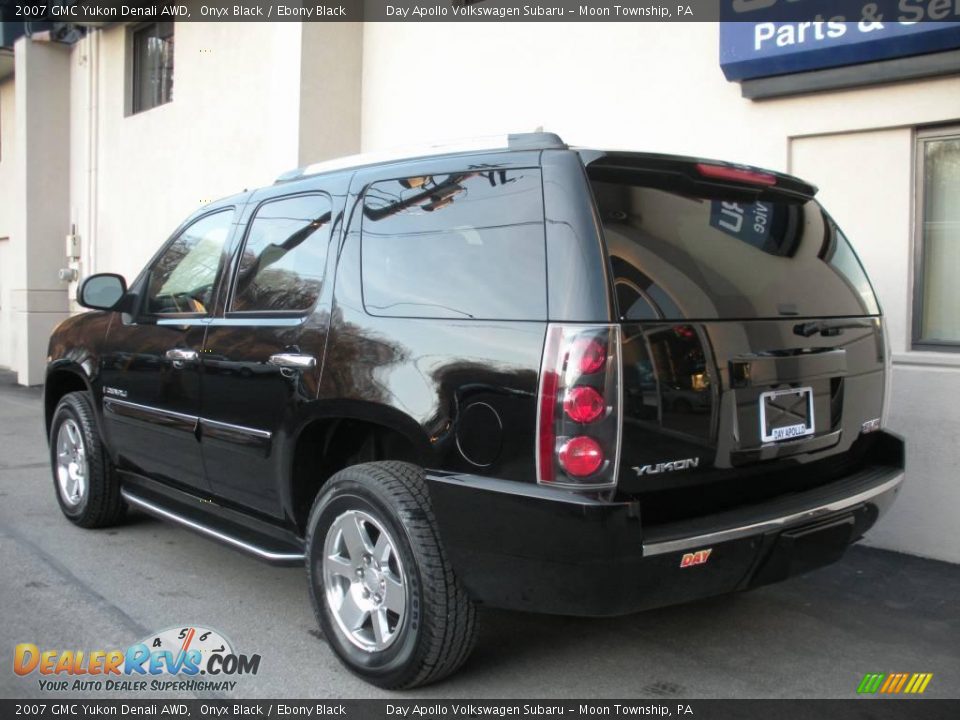 2007 GMC Yukon Denali AWD Onyx Black / Ebony Black Photo #4