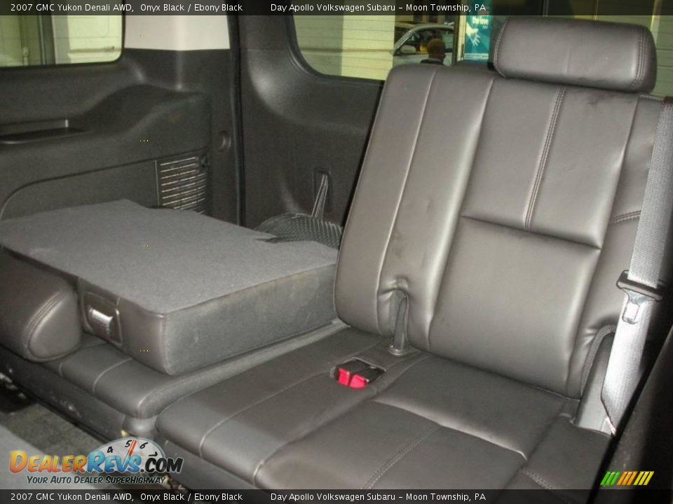 2007 GMC Yukon Denali AWD Onyx Black / Ebony Black Photo #12