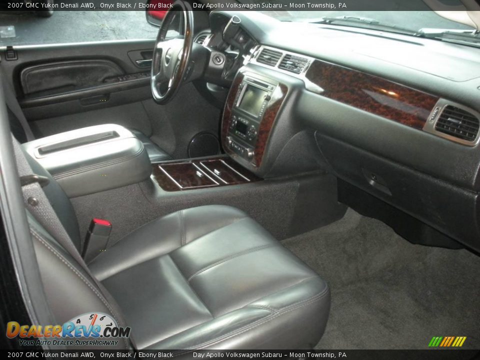 2007 GMC Yukon Denali AWD Onyx Black / Ebony Black Photo #13