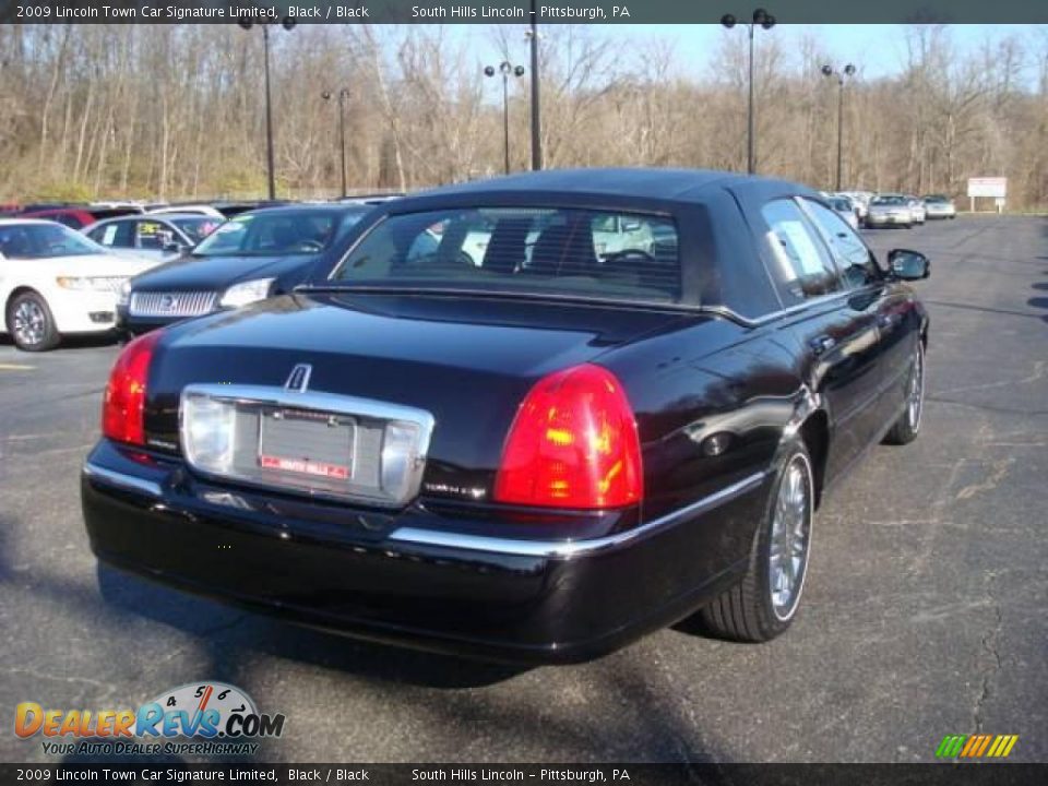 2009 Lincoln Town Car Signature Limited Black / Black Photo #4
