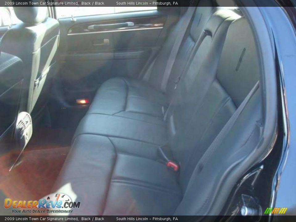 2009 Lincoln Town Car Signature Limited Black / Black Photo #9