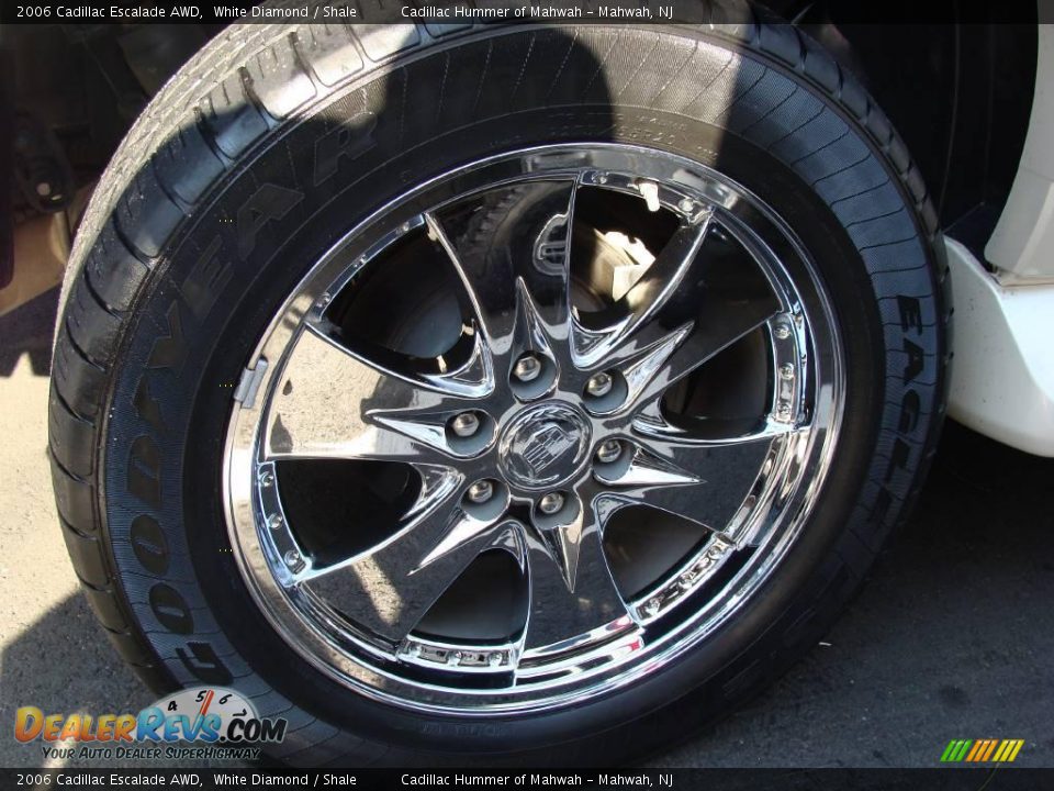 2006 Cadillac Escalade AWD White Diamond / Shale Photo #8