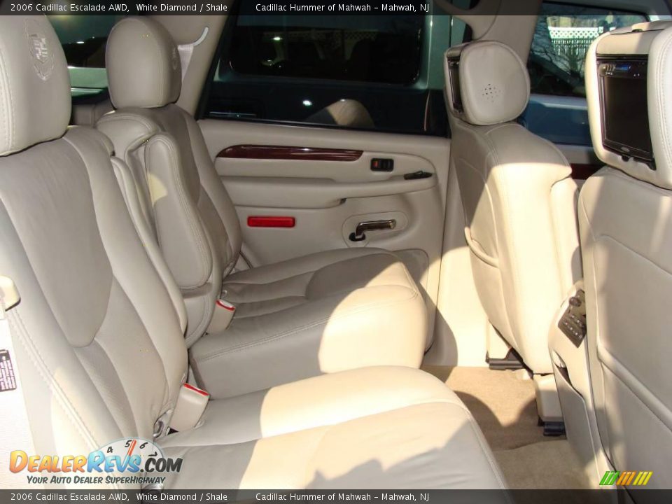 2006 Cadillac Escalade AWD White Diamond / Shale Photo #14