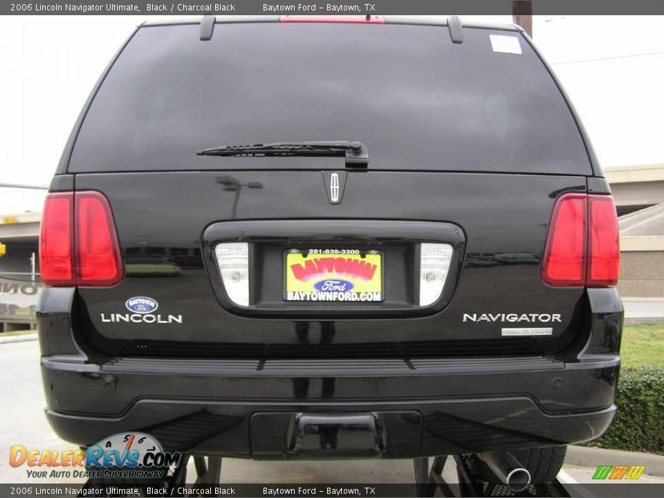 2006 Lincoln Navigator Ultimate Black / Charcoal Black Photo #4