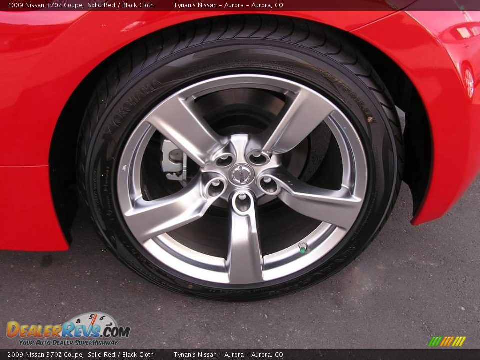 2009 Nissan 370Z Coupe Solid Red / Black Cloth Photo #14