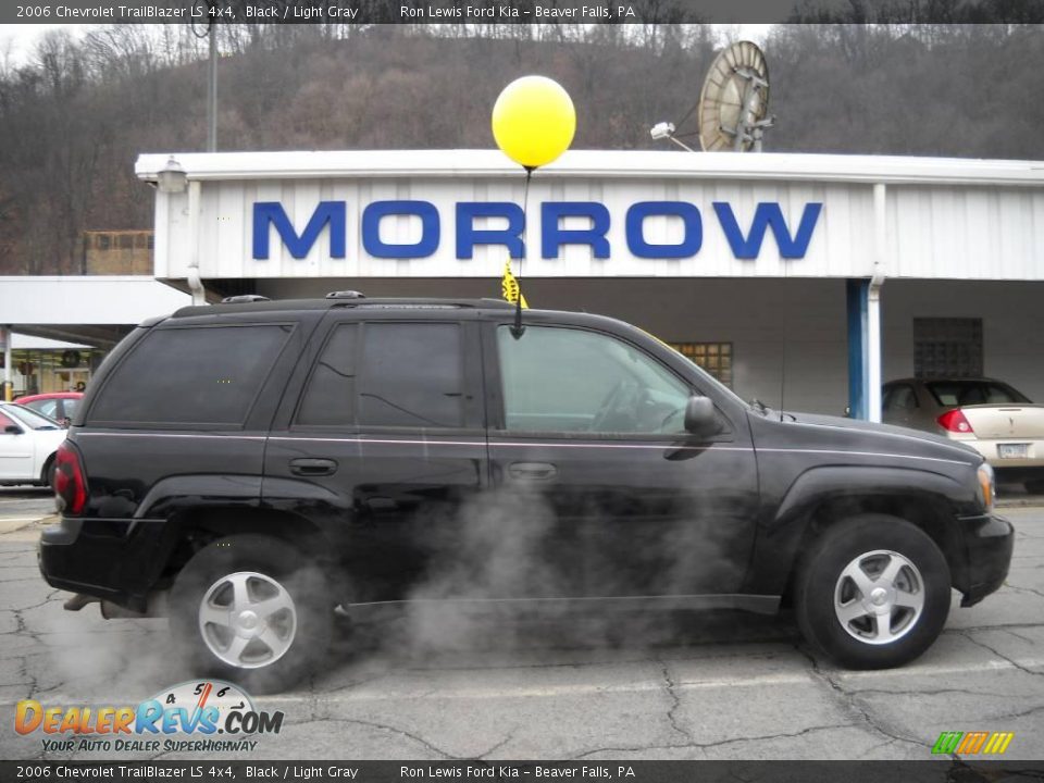 2006 Chevrolet TrailBlazer LS 4x4 Black / Light Gray Photo #1