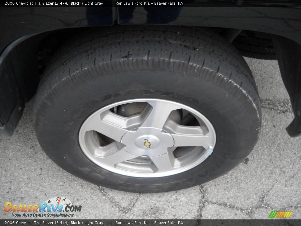 2006 Chevrolet TrailBlazer LS 4x4 Black / Light Gray Photo #13